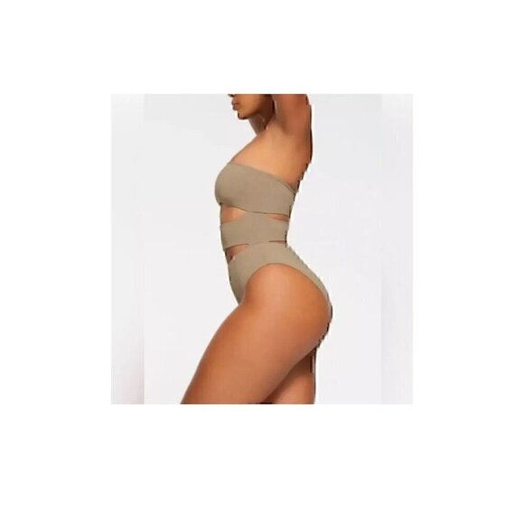 SKIMS PLUS SIZE RECYCLED CUT OUT STAPLESS MONOKINI DESERT SWIMSUIT 4X - Picture 4 of 5